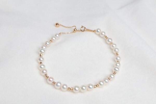 Gilded Serenity - 鎏金靜謐