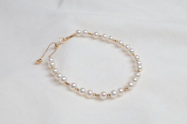 Gilded Serenity - 鎏金靜謐