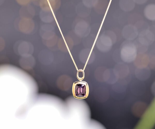 Regal Rose Radiance - 皇家玫瑰光輝