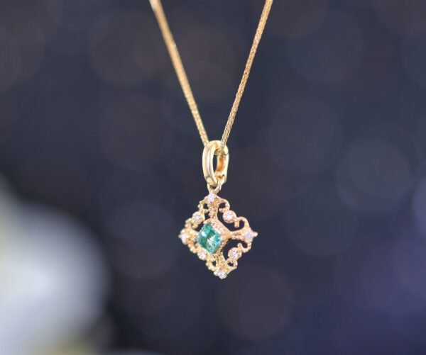 Emerald Flourish - 祖母綠的繁盛