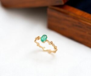 Emerald Vine Ring - 祖母綠藤蔓戒