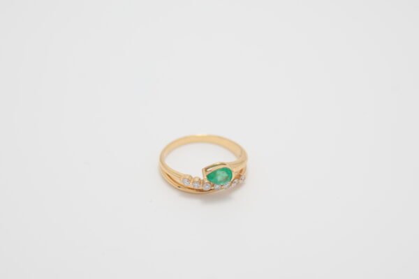 Emerald Teardrop - 祖母綠水滴