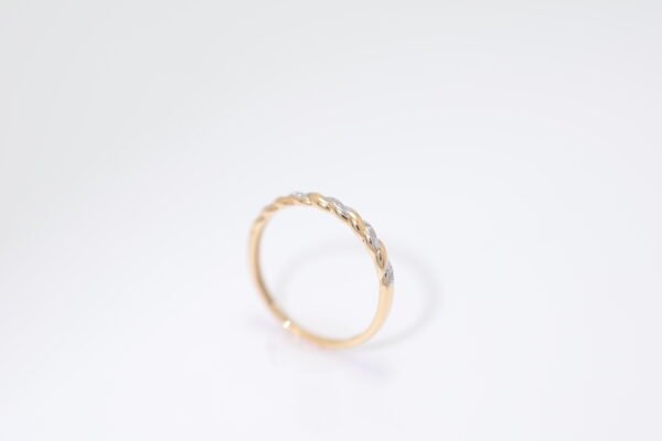 Golden Twist Diamond - 金色扭轉鑽石