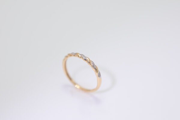 Golden Twist Diamond - 金色扭轉鑽石