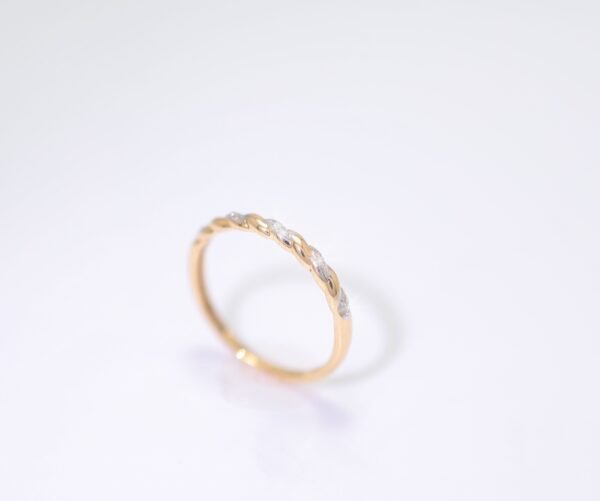 Golden Twist Diamond - 金色扭轉鑽石