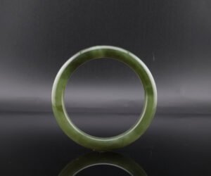 Tea-Green Radiance Hetian Jade Bangle —「翠影生輝」天然和田玉翠青手鐲