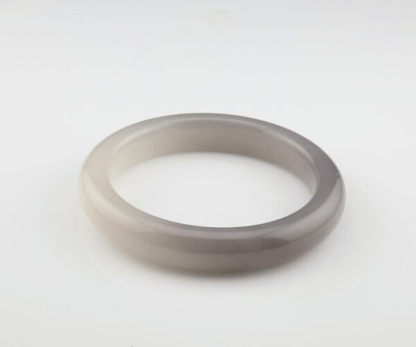 Lilac Smoke Mutton-Fat Nephrite Bangle —「煙紫山水」天然羊脂白半山水手鐲