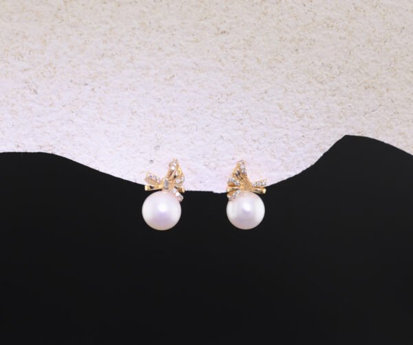 Akoya Pearl & Diamond Bow Earrings - 蝶舞映月-18k金真鑽耳釘