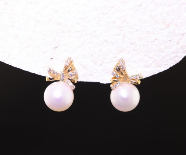 Akoya Pearl & Diamond Bow Earrings - 蝶舞映月-18k金真鑽耳釘