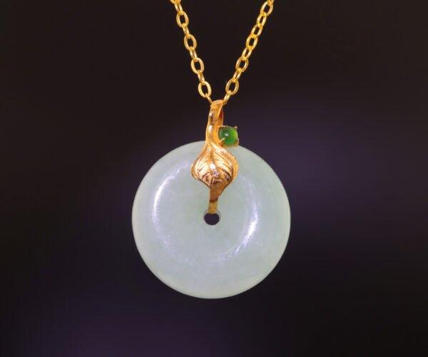 Golden Leaf Peace Disc — 「葉語承安」18K金葉子翡翠平安扣