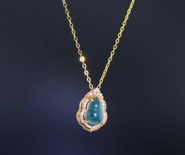 Celestial Blessing Hulu —「福祿映藍」18K金真鑽冰藍水緬甸葫蘆翡翠