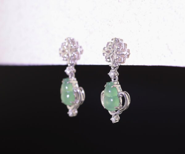 Quatrefoil Fortune Jade Earrings —「冰晶福祿」18K白金高冰種葫蘆翡翠耳釘