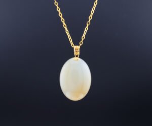 Xinjiang Sugar White Elegance Pendant — 新疆糖白優雅墜飾