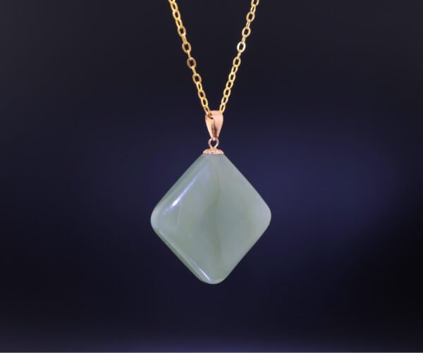 Lakelight Hetian Jade Pendant — 湖光和田玉墜飾
