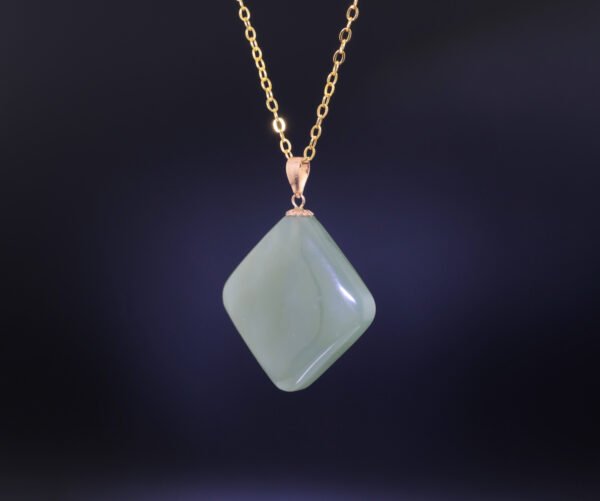 Lakelight Hetian Jade Pendant — 湖光和田玉墜飾