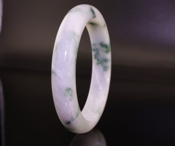Dawn Frost Jade Bangle — 破曉霜光翡翠手鐲