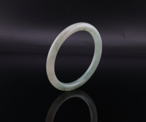 Icy Drift Jadeite Bangle — 冰潤飄花翡翠手鐲