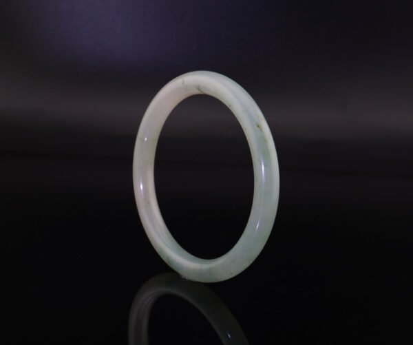 Icy Drift Jadeite Bangle — 冰潤飄花翡翠手鐲