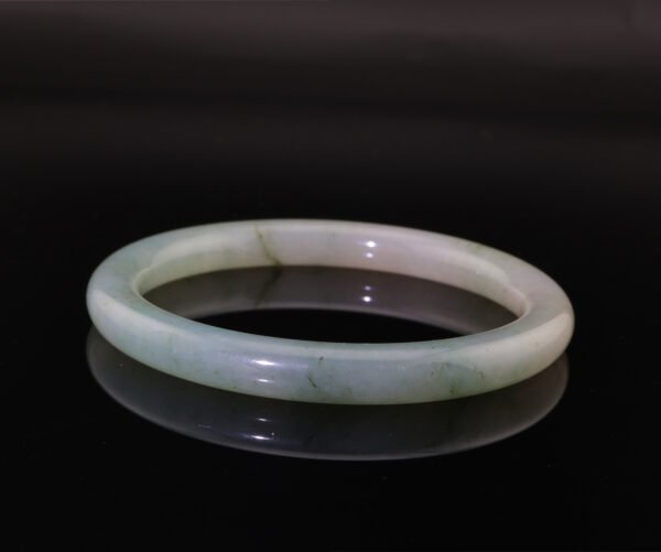 Icy Drift Jadeite Bangle — 冰潤飄花翡翠手鐲