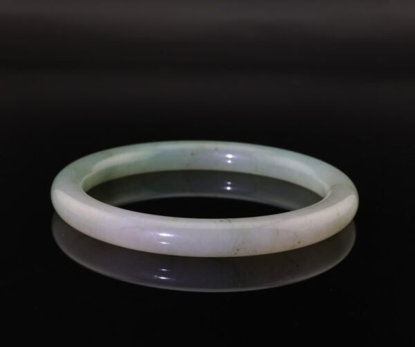 Icy Drift Jadeite Bangle — 冰潤飄花翡翠手鐲