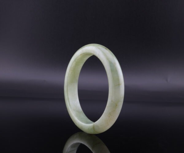 Spring Haze Jadeite Bangle — 春霧糯翠翡翠手鐲