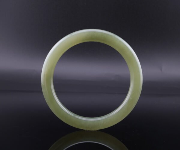 Celadon Glow Hetian Nephrite Bangle — 青瓷微光和田玉手鐲