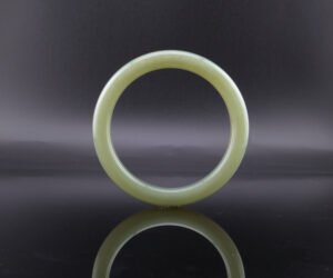 Glass-Glow Hetian Bangle — 玻潤微光和田玉手鐲