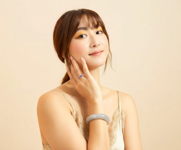 Lilac Smoke Mutton-Fat Nephrite Bangle —「煙紫山水」天然羊脂白半山水手鐲