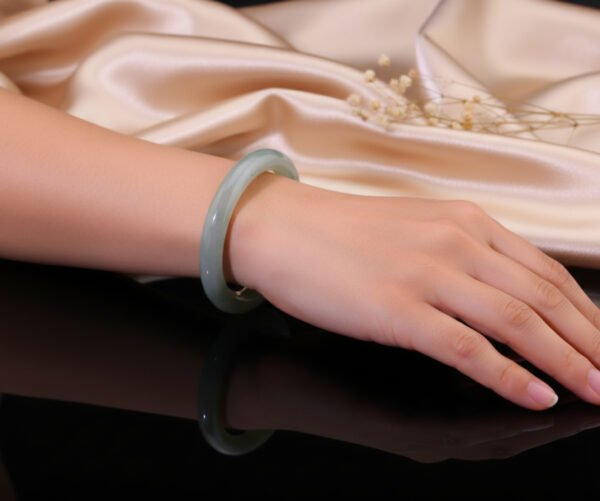 Icy Drift Jadeite Bangle — 冰潤飄花翡翠手鐲