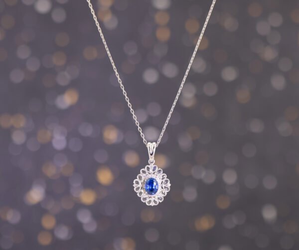Eternal Ocean –「星海永恆」18K白金藍寶石與白藍寶石真鑽項鍊