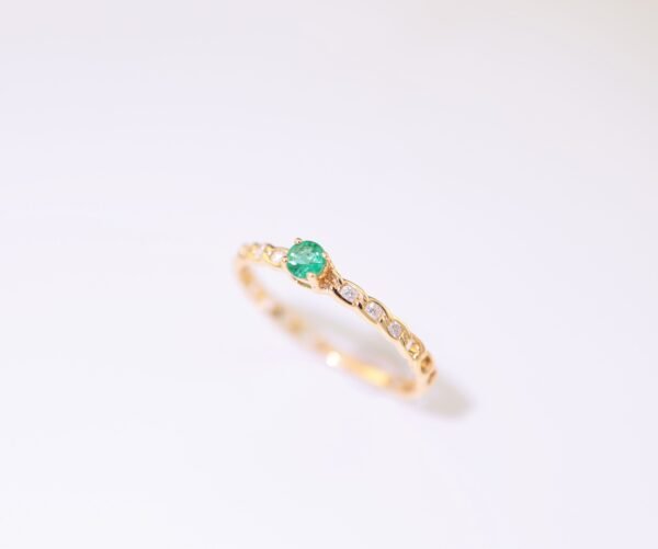 Diamond Embrace Emerald Ring -「碧心永恆」18K金祖母綠真鑽戒指