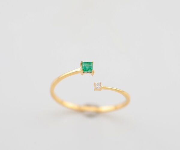 Emerald & Diamond Open Ring -「綠耀相生」18K金祖母綠真鑽開口戒指