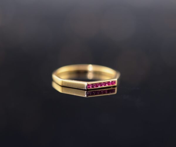 Ruby Orbid Ring -「赤心耀鑽」18K金紅寶石真鑽六邊形戒指