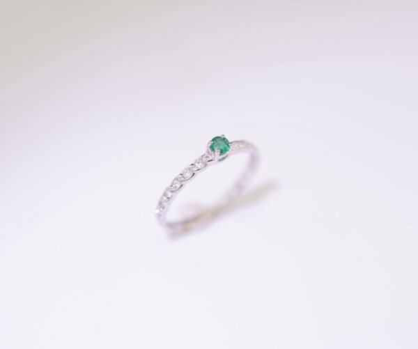 Emerald Serenade Ring -「永恆綠光』18k白金祖母綠真鑽戒指