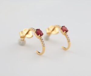 Crimson Flame Earrings –「紅韻之華」18K金紅寶石真鑽耳釘