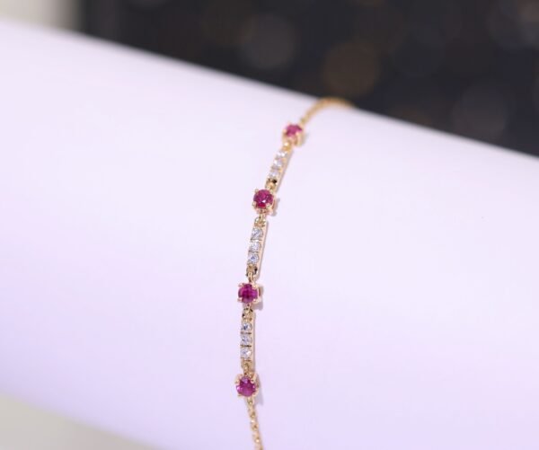Ruby Symphony Bracelet – 「愛與勇氣的光芒」18k金紅寶石真鑽手鍊