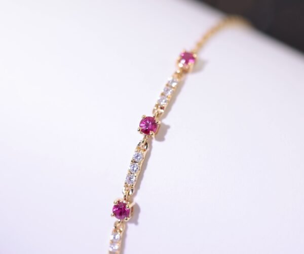 Ruby Symphony Bracelet – 「愛與勇氣的光芒」18k金紅寶石真鑽手鍊