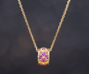 Ruby Blossom Charm —「紅運幸運草」18K金紅寶石真鑽項鍊