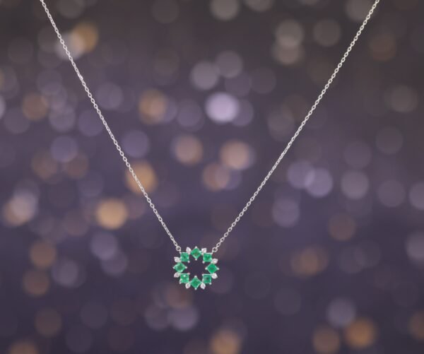 Emerald Crown Necklace —「綠光之環」18K金祖母綠真鑽項鍊