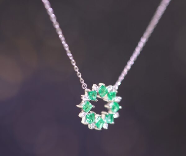 Emerald Crown Necklace —「綠光之環」18K金祖母綠真鑽項鍊