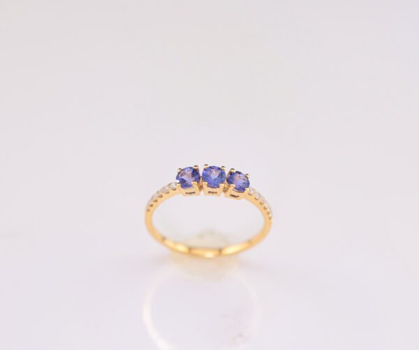 Infinite Tanzanite Sparkle –「永恆藍韻」18K金坦桑石真鑽戒指