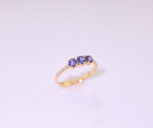 IMG_9120 Infinite Tanzanite Sparkle –「永恆藍韻」18K金坦桑石真鑽戒指
