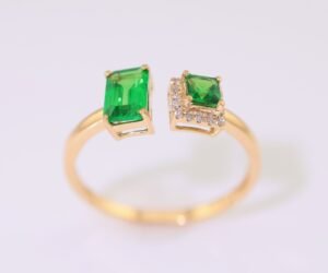 Green Harmony - 卡扎尼綠沙弗萊 × 真鑽開口雙石戒