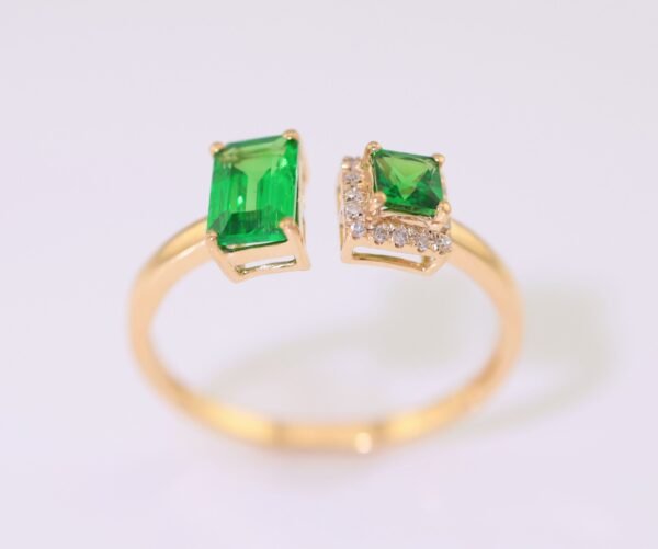 Green Harmony - 卡扎尼綠沙弗萊 × 真鑽開口雙石戒