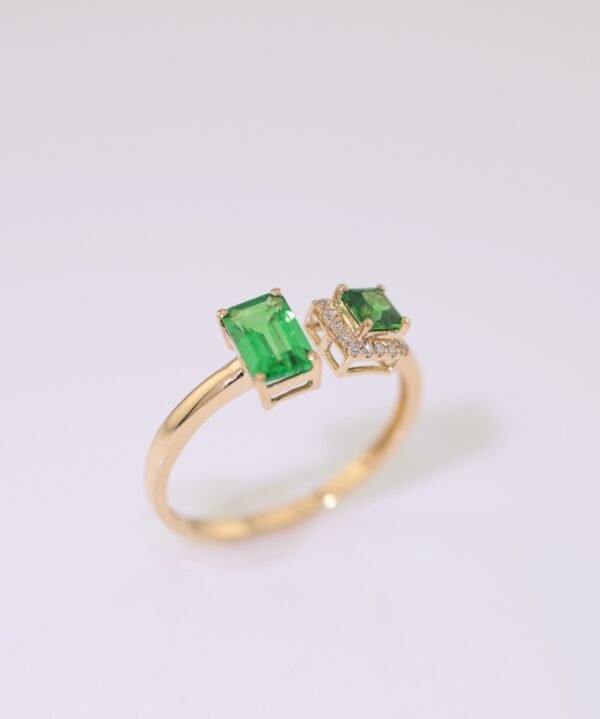 Green Harmony - 卡扎尼綠沙弗萊 × 真鑽開口雙石戒