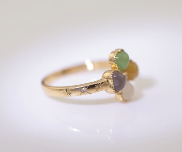 Hetian Jade Heart-Shaped Lucky Clover 18K Gold Ring - 和田玉愛心幸運草 18K 金戒指