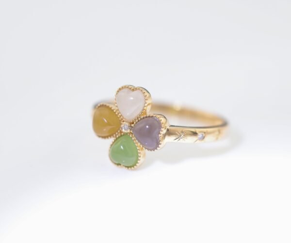Hetian Jade Heart-Shaped Lucky Clover 18K Gold Ring - 和田玉愛心幸運草 18K 金戒指