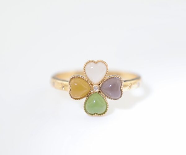 Hetian Jade Heart-Shaped Lucky Clover 18K Gold Ring - 和田玉愛心幸運草 18K 金戒指