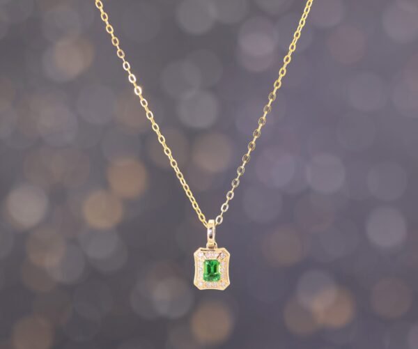 Kaza Green Tsavorite 18K Gold Diamond Pendant - 卡扎綠沙弗萊 18K 金鑽石墜飾
