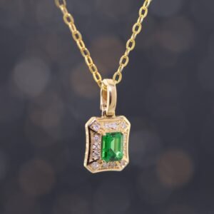 Kaza Green Tsavorite 18K Gold Diamond Pendant - 卡扎綠沙弗萊 18K 金鑽石墜飾